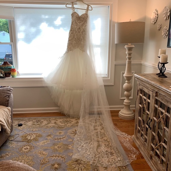 Casablanca Bridal Wedding Dress sz 6 💕 - Picture 3 of 9